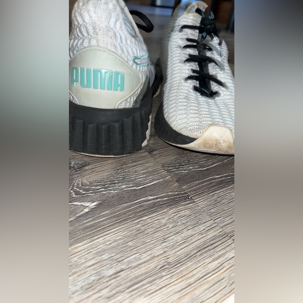 Shoes - Picture 3 of 4
